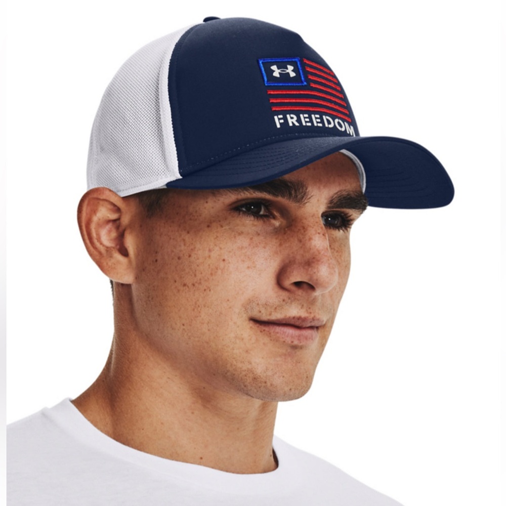 NWT Under Armour Patriotic Navy and White Cap